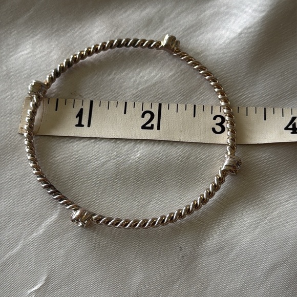 Elegant Gold Cable Bangle Set Rhinestone Flower Accents Set of 5 - Picture 7 of 11